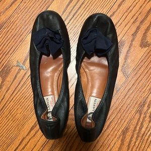 Navy lanvin classic flats